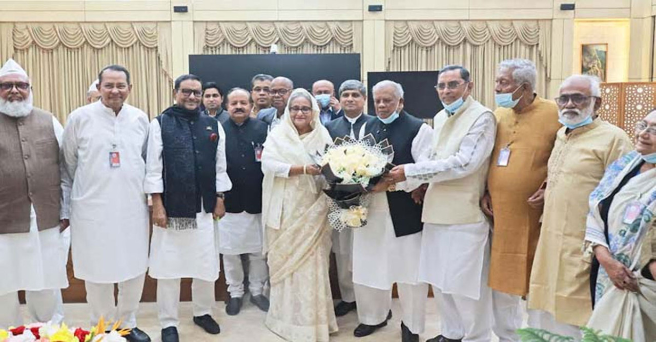 শেখ হাসিনার স্বৈরাচারের দায় নিতে চায় না ১৪ দল